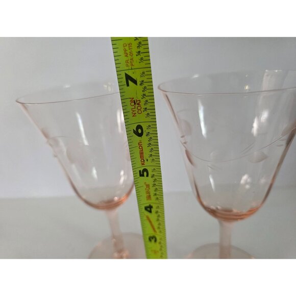 Set Of 2 Pink Etched Depression Floral Wine Glasses - Picture 4 of 6